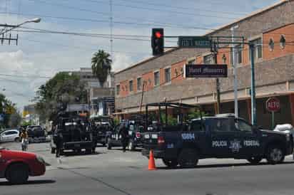 Desalojo. Policías federales abandonaron el hotel Monárrez en el Centro de Gómez Palacio para hospedarse en otro por el Periférico.