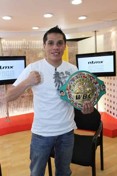 El mexicano Édgar Sosa combatirá el próximo 27 de octubre en la Arena Ciudad de México, con rival por anunciar. (Notimex)