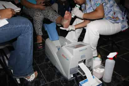 Último día. Hoy permanecerá el módulo de detección de osteoporosis en centro comercial de la ciudad.