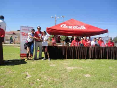 Directivos de Coca Cola presidieron la entrega de preseas a ganadores. Culmina Copa Coca Cola de Futbol en Matamoros