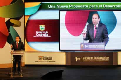 Informe. El gobernador de Coahuila, Rubén Moreira presentó su primer informe de actividades en los municipios de Saltillo y Torreón.