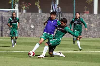 Oribe Peralta y Oswaldo Alanís durante el entrenamiento en La Noria. (Twitter)