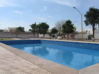 En pocos días, la comunidad gomezpalatina podrá utilizar las remodeladas instalaciones de la Unidad Deportiva Francisco Gómez Palacio, cuyos trabajos correspondientes a la primera etapa están por concluir. Exponentes del TKD regresan a entrenar para el selectivo