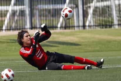 El guardameta del Ajaccio, Guillermo Ochoa, fue distinguido como el mejor portero mexicano del siglo XXI, según la clasificación de la IFFHS. Buffon encabeza la lista e Iker Casillas le sigue.