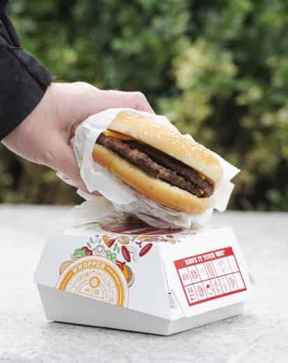 El escándalo comenzó luego de que un estudio realizado en distintos restaurantes y supermercados de Irlanda y Reino Unido detectara carne de caballo en las hamburguesas que vendían. (EFE)