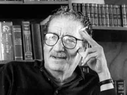 El poeta Jaime Sabines, a quien se recuerda al cumplirse 14 años de su muerte, trascendió como una voz poética capaz de evocar toda clase de sentimientos a través de un lenguaje convencional, lo que le valió ser considerado uno de los grandes vates mexicanos del siglo XX.