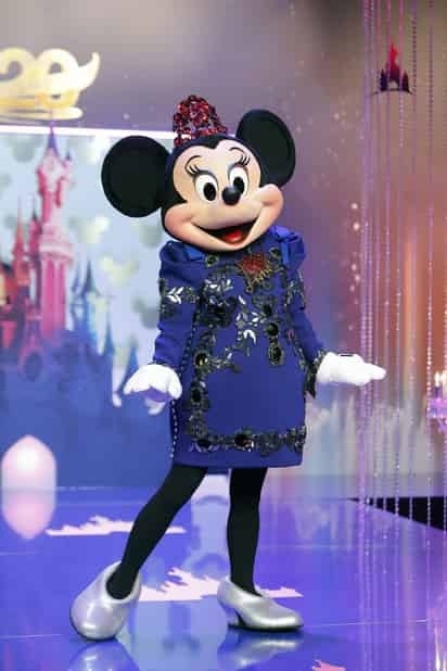 Cambia de imagen. El nuevo vestido de Minnie fue muy bien recibido por los asistentes.