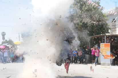 Explota el muñeco. Como cada año, se realizó la ya tradicional Quema de Judas en las calles de la colonia Francisco Zarco, mejor conocida como Trincheras.
