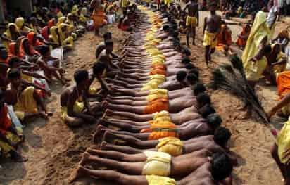 Celebración del festival 'Danta Nata' en Orissa