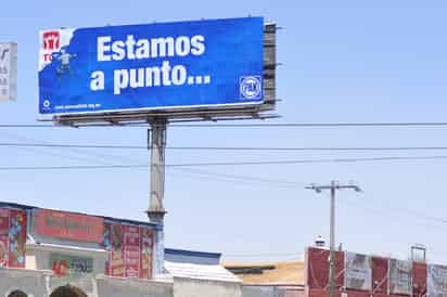 Espectaculares. EL PRI asegura que sólo es 'publicidad genérica del partido'.