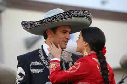 La telenovela musical, cuyo tema principal lleva el mismo título que la serie y es interpretado por Vicente Fernández, será transmitida en EU a partir de mañana, de lunes a viernes, a las 22:00 ET por Univisión. (EFE)