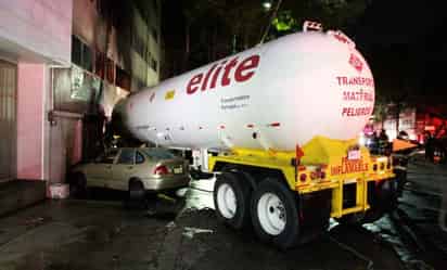 Antecedentes. La madrugada del 23 de febrero de este año se registró un accidente donde un pipa que transportaba gas LP que chocó con dos autos particulares en la Ciudad de México. 