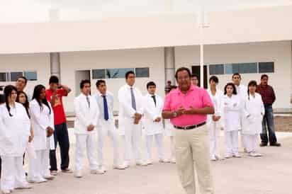 Se abre. El rector, Mario Ochoa, inauguró el edificio C de la carrera de Medicina de la UA de C, campus Piedras Negras.