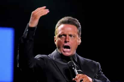 Luis Miguel, es uno de los cantantes más populares en América Latina y ha vendido más de 60 millones de discos a lo largo de su carrera musical. (ARCHIVO)