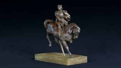 Obra.  La escultura de bronce Caballo y jinete, salió en una edición limitada e inspirada en un raro modelo de cera.