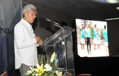 Con gran éxito impartió ayer Jesús 'Chucho' Ramírez su conferencia titulada 'Crónica de un Campeonato anunciado' en conocido centro de convenciones de Gómez Palacio, dirigida a niños y jóvenes. (Fotografía de Jesús Galindo López)