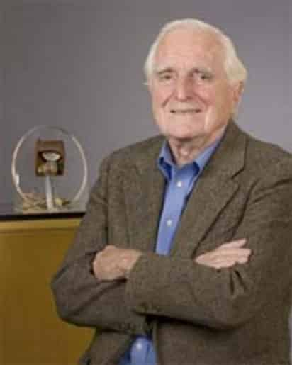 La mayor innovación de Engelbart fue el ratón de computadora, el cual desarrolló en la década de 1960 y patentó en 1970. ESPECIAL