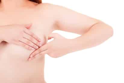 La enfermedad fibroquística de mama se caracteriza por la formación excesiva de tejido conectivo que se palpa como una región endurecida similar a una cicatriz. (ARCHIVO)