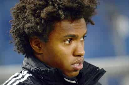 A través de un comunicado en su sitio web, el cuadro inglés confirmó que alcanzó un acuerdo con Willian y con el conjunto ruso Anzhi Makhachkala para el traspaso del brasileño. (Archivo)