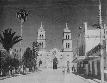 Parroquia de Miguel Auza, Zacatecas, publicada en El Siglo de Torreón el 14 de abril de 1989. En 1824, se crearon los municipios del Estado de Zacatecas, en- tre ellos, “San Miguel del Mezquital”, y muchos años después se le cambió el nombre por “Miguel Auza”, en honor del ameritado Lic. y Gral. Miguel Auza, que participó brillantemente en la Batalla de Puebla en 1862, al lado del General Ignacio Zaragoza.