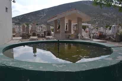 Permitirán agua. Los visitantes podrán usarla sólo para regar y limpiar y no para usar en floreros.