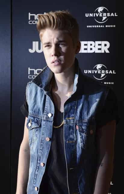 Fuentes al interior de la fiesta de Justin Bieber comentaron que había muchas chicas desnudas por todos lados. (Archivo)