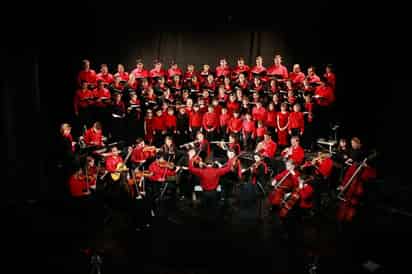 'Ecos en el Desierto'. El coro y la orquesta son dirigidos por Ethan Eager. Se han presentado en foros como el Paraninfo del Ateneo Fuente en Saltillo.
