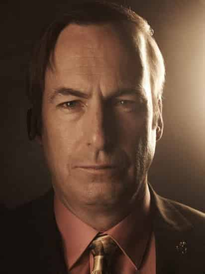 Protagonizada por Bob Odenkirk e ideada por el creador de 'Breaking Bad', Vince Gilligan, 'Better Call Saul' cuenta la historia del abogado Saul Goodman en los años previos a convertirse en el letrado de Walter White. (Twitter) 