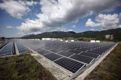 La energía solar es una gran opción para proveer de electricidad a lugares aislados en todo el mundo, y es que en ocasiones instalar una red eléctrica puede resultar más costoso. (ARCHIVO)