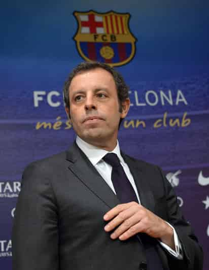 El empresario español Sandro Rosell se despidió ayer de la presidencia del Futbol Club Barcelona, agradecido y a la vez dolido. (AP)