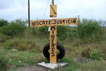 Tristeza. Los familiares exigen con mensajes la recuperación de los cuerpos de sus seres queridos.