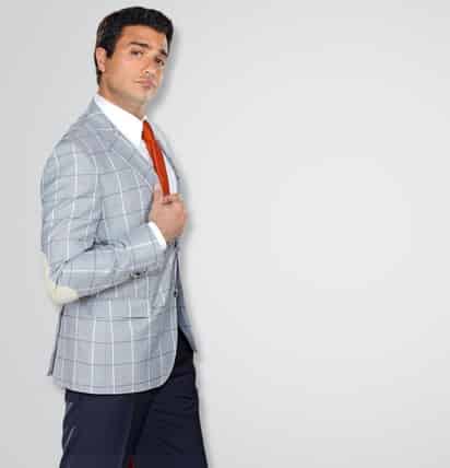 'Tuve la suerte de tener unos papás que me educaron muy bien, me educaron enseñándome que el ser humano vale por lo que es, no por lo que tiene”.
- JAIME CAMIL, Actor