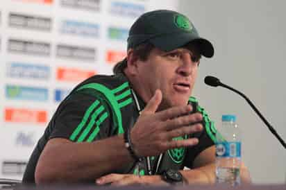 Miguel Herrera dijo que la meta es quedar entre los cuatro primeros del Mundial. (NOTIMEX)