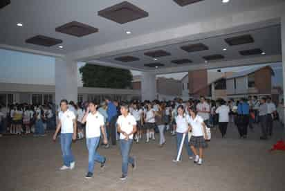 Abierta. La carrera del 40 aniversario de la Preparatoria Luzac, es dirigida al público en general, inscripciones abiertas.