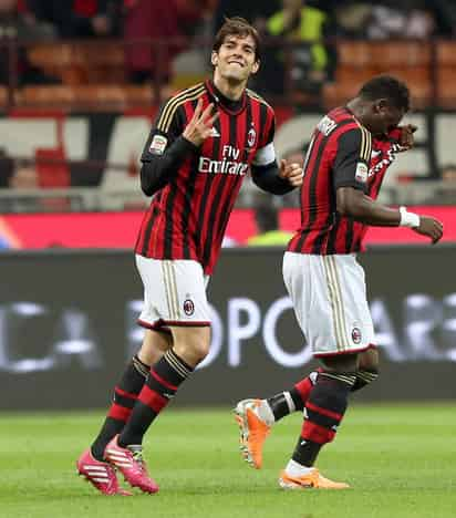 Los anfitriones se apoderaron de las acciones y con el mediocampo controlado, Kaká incrementó la ventaja a los 27 minutos, tras pase del japonés Keisuke Honda. (EFE)