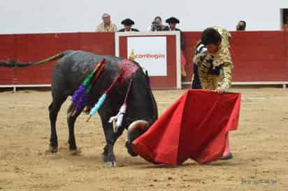 Gerardo Solís se presenta esta tarde en el ruedo de la Monumental Plaza de Toros El Carmen de Caxuxi, Hidalgo, donde estará en busca de un triunfo más para su carrera novilleril. 
