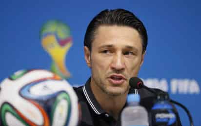 El director técnico aplaude la labor del 'Piojo' en el Tricolor, mas considera tener los argumentos necesarios para eliminarlo de la XX Copa del Mundo. (EFE)
