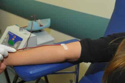 Personas con padecimientos como diabetes o hipertensión pueden convertirse en donadores de sangre, siempre y cuando lleven un estricto control en su tratamiento médico. (ARCHIVO)