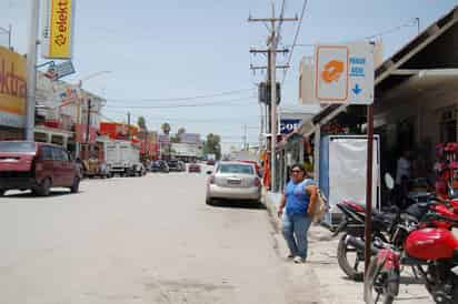 Dañados. Los baños están muy deteriorados, incluso hay que acarrear agua de la cisterna para mantenerlos limpios. (EL SIGLO DE TORREÓN/ MARY VÁZQUEZ)