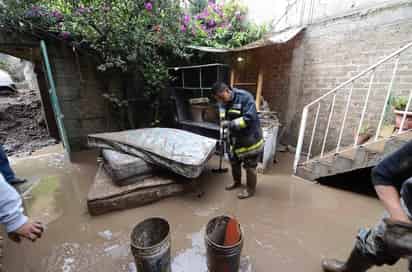 Después de 10 días de labores, con la tormenta del fin de semana, la zona se volvió a anegar. (El Universal)