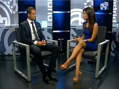 En la entrevista de poco más de seis minutos, 'Chicharito' destaca lo que ha vivido en su primer día como madridista. (YouTube)