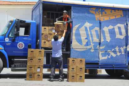  ASALTO. Sujetos armados despojan a repartidor de cerveza de efectivo y producto.