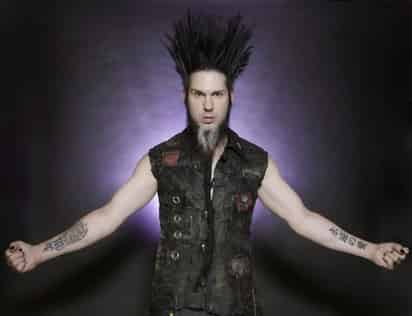 Con Static-X, formada en 1994, el músico publicó seis discos.