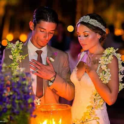 La boda fue presenciada solo por los familiares más cercanos. (INTAGRAM)