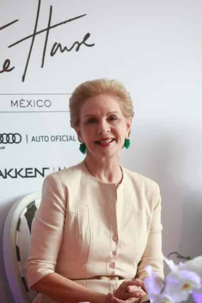 Carolina Herrera dijo que se siente atraída por la Ciudad de México, ya que se ha convertido en una metrópoli vibrante y con gran potencial para impulsar nuevos diseños.
