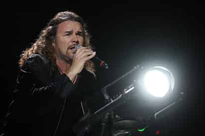 El cantante, músico y compositor mexicano Fher Olvera, líder del grupo Maná, artífice de éxitos como 'Oye mi amor', 'En el muelle de San Blas' y 'Labios compartidos', cumple 55 años de vida. (ARCHIVO)