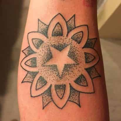 Layún, quien ya se había hecho un tatuaje por el épico campeonato logrado ante Cruz Azul en el Clausura 2013, presumió en redes sociales la que ahora representa su mayor orgullo futbolístico. (Twitter)
