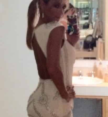En su cuenta de Instagram, Sainz colocó dos fotos, en una de ellas muestra parte de su trasero. (ESPECIAL)