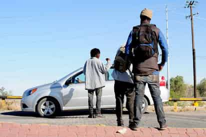 “Tuvimos el reporte a través del sistema de emergencias 066 hace unos días de unos migrantes que estaban pidiendo dinero en un crucero, pero cuando llegamos a revisar eran mexicanos”, dijo. (Archivo)
