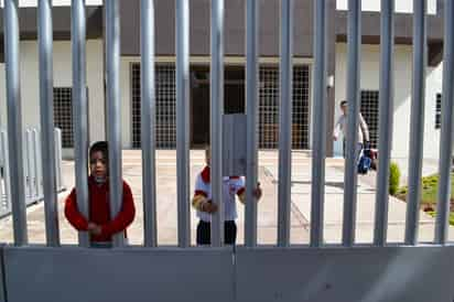 Conflicto. Consejo de Liderazgo de las Hermanas de la Caridad del Verbo Encarnado dicen que Colegio La Paz cerrará sus puertas en julio de este año; padres dicen que se ampararán.